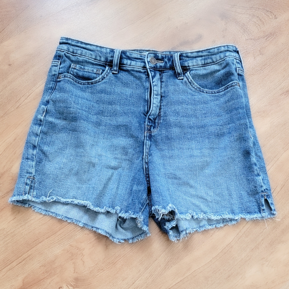 Wonderly Classic Blue Jean Shorts with Frayed Hem cut offs womens misses size 12